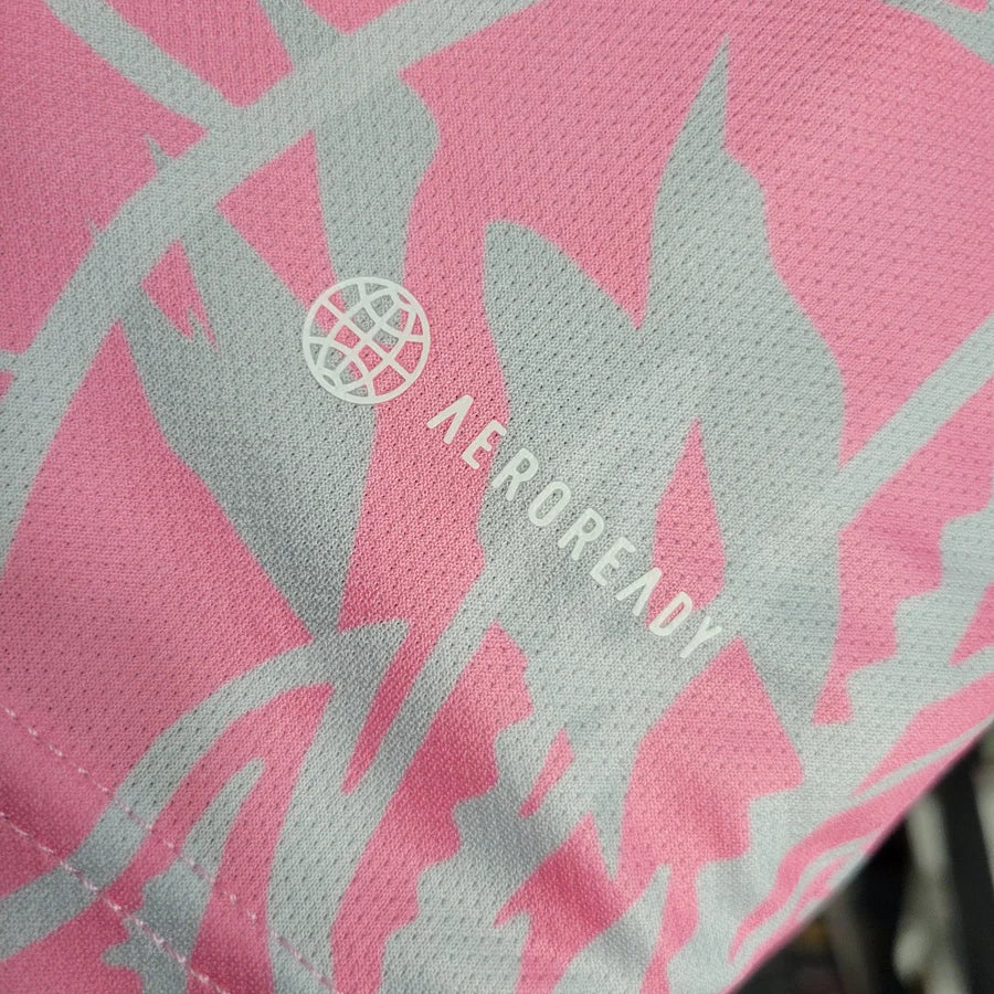 Real Madrid – Maillot Spécial Rose