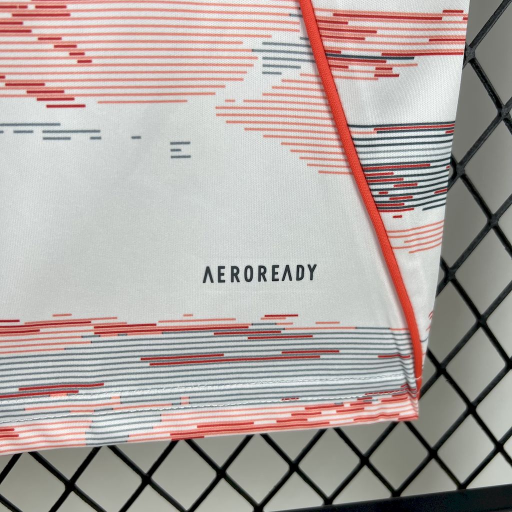 Bayern Munich – Maillot Extérieur 2025/26